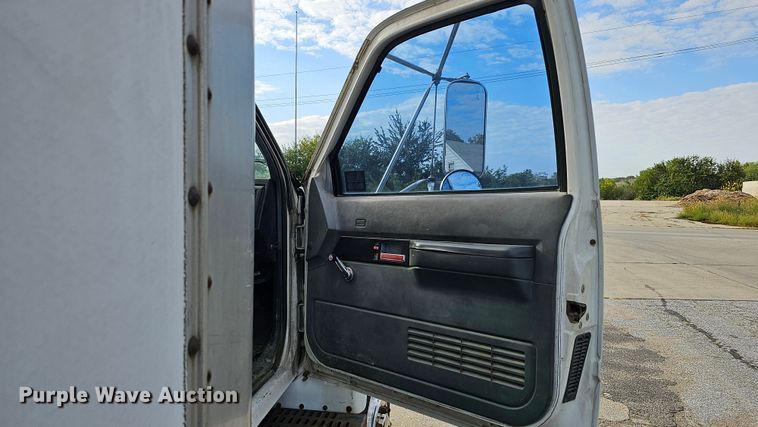 image for item DQ1104 1993 Chevrolet Kodiak  box truck