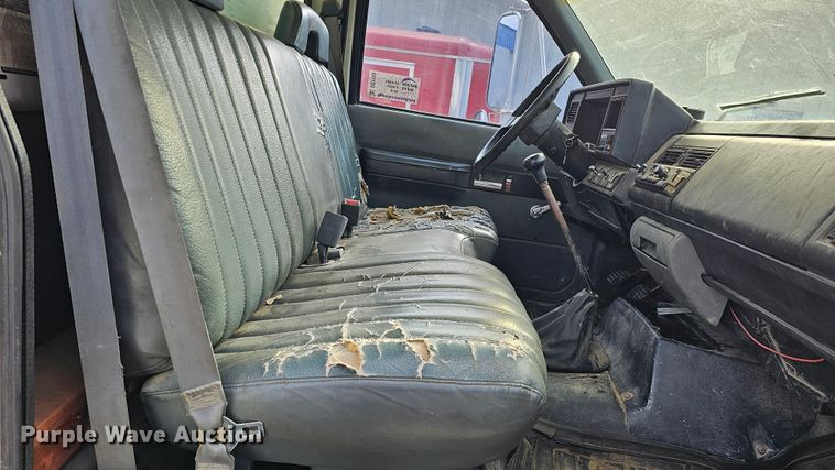 image for item DQ1104 1993 Chevrolet Kodiak  box truck