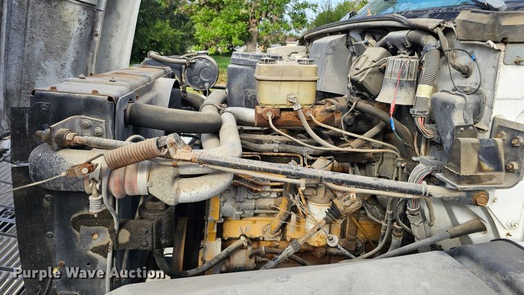 image for item DQ1104 1993 Chevrolet Kodiak  box truck