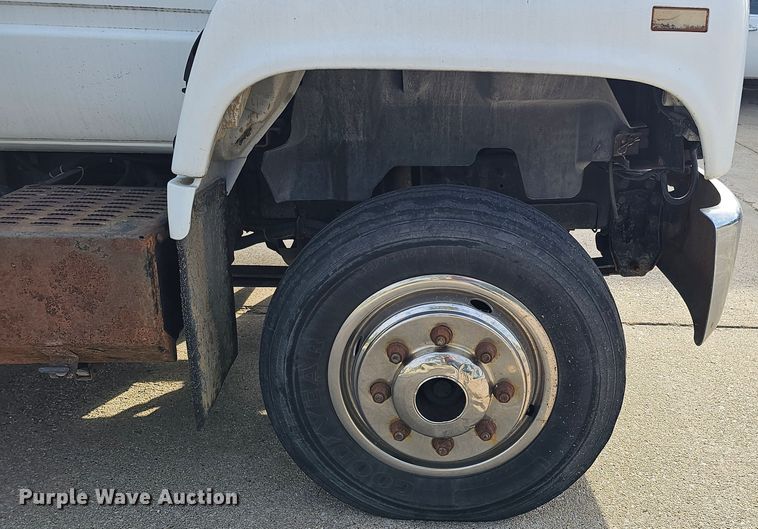 image for item DQ1104 1993 Chevrolet Kodiak  box truck