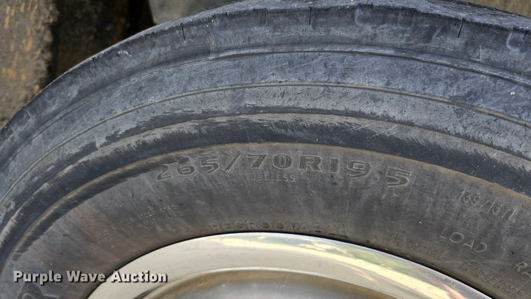 image for item DQ1104 1993 Chevrolet Kodiak  box truck