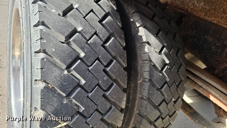 image for item DQ1104 1993 Chevrolet Kodiak  box truck