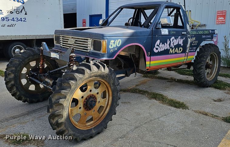 image for item DQ1106 Shop built truck