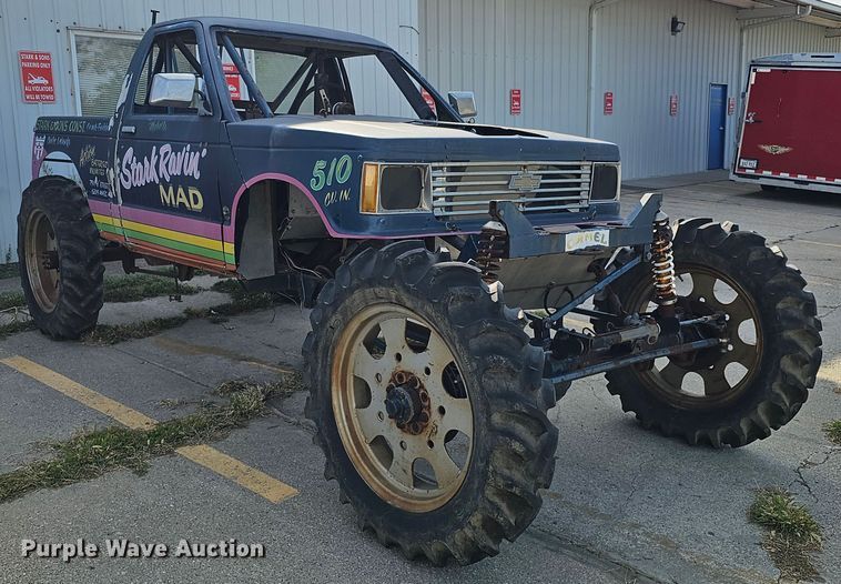 image for item DQ1106 Shop built truck