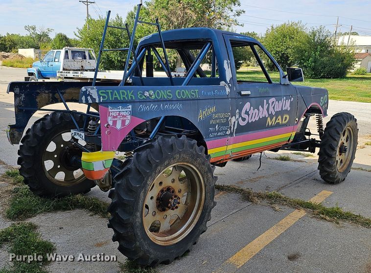 image for item DQ1106 Shop built truck