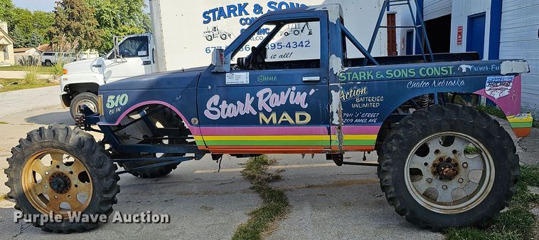 image for item DQ1106 Shop built truck