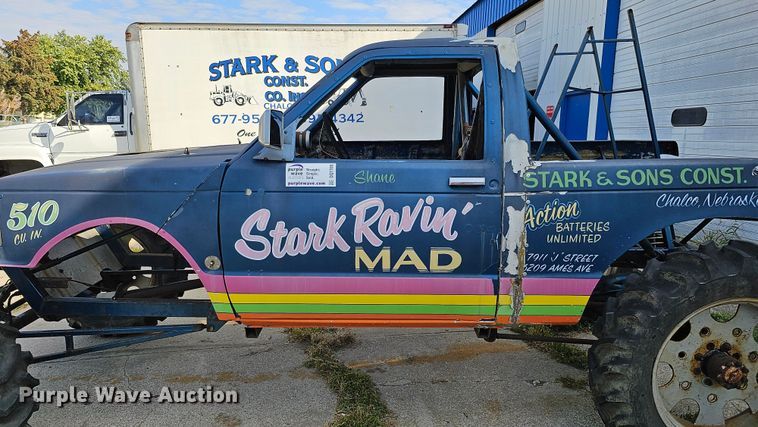 image for item DQ1106 Shop built truck