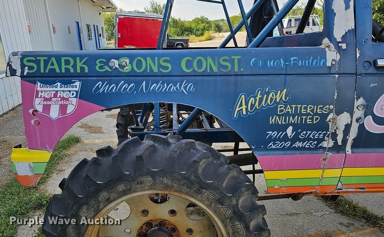 image for item DQ1106 Shop built truck