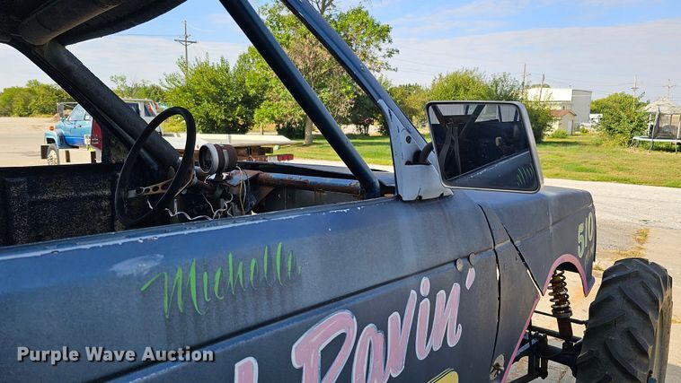 image for item DQ1106 Shop built truck