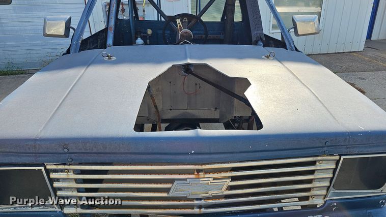 image for item DQ1106 Shop built truck