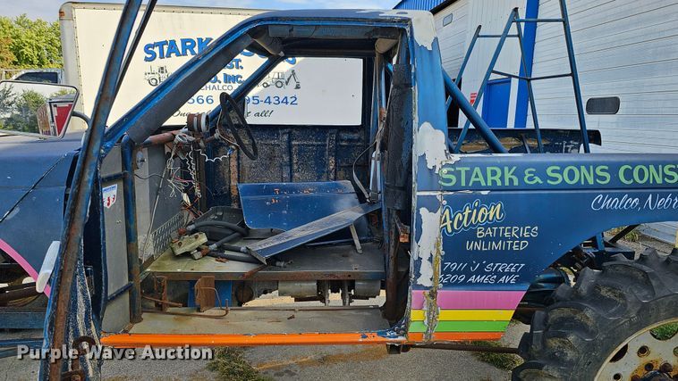 image for item DQ1106 Shop built truck