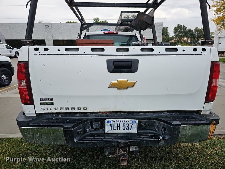 image for item DQ1160 2012 Chevrolet Silverado 2500HD  Ext. Cab pickup truck