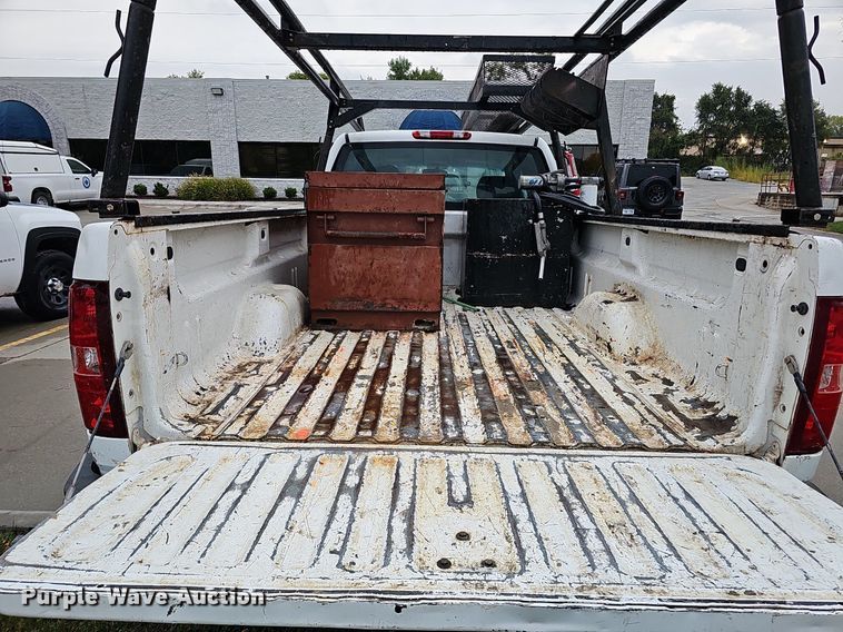 image for item DQ1160 2012 Chevrolet Silverado 2500HD  Ext. Cab pickup truck