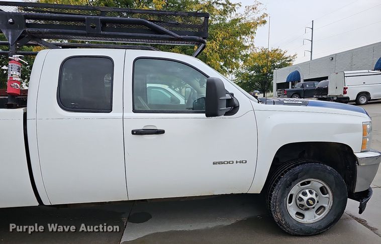 image for item DQ1160 2012 Chevrolet Silverado 2500HD  Ext. Cab pickup truck