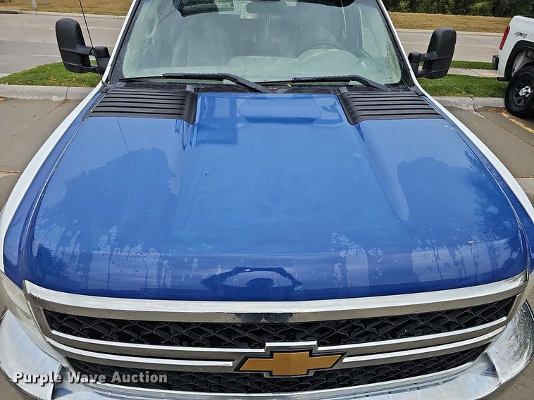image for item DQ1160 2012 Chevrolet Silverado 2500HD  Ext. Cab pickup truck