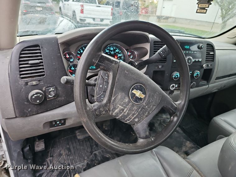 image for item DQ1160 2012 Chevrolet Silverado 2500HD  Ext. Cab pickup truck