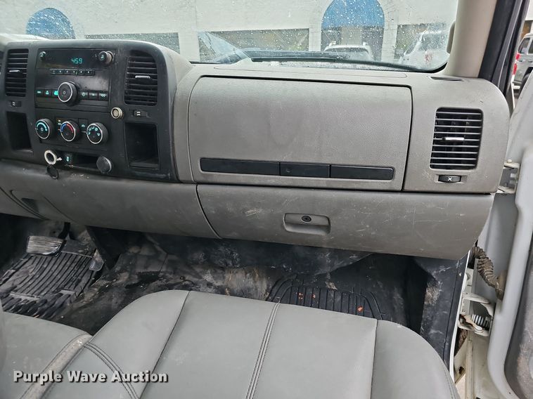 image for item DQ1160 2012 Chevrolet Silverado 2500HD  Ext. Cab pickup truck