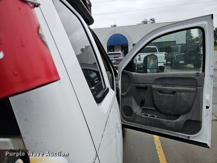 image for item DQ1160 2012 Chevrolet Silverado 2500HD  Ext. Cab pickup truck