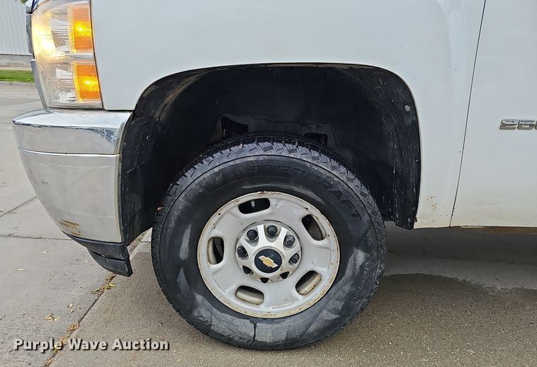 image for item DQ1160 2012 Chevrolet Silverado 2500HD  Ext. Cab pickup truck