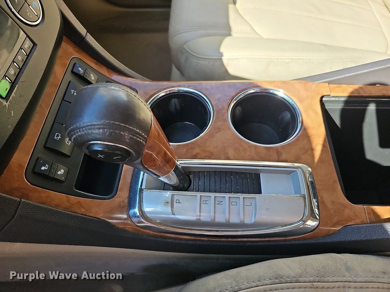 image for item DQ1173 2010 Buick Enclave CXL  SUV