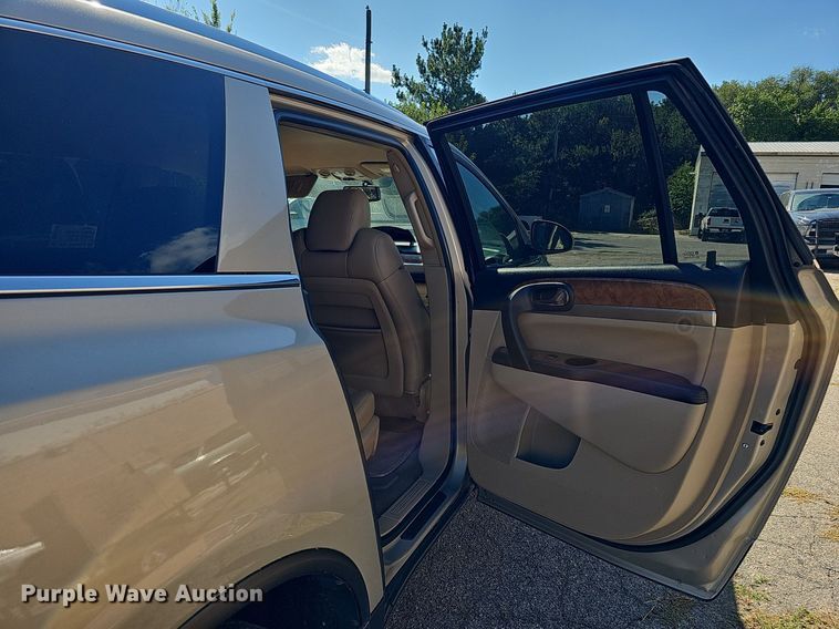 image for item DQ1173 2010 Buick Enclave CXL  SUV