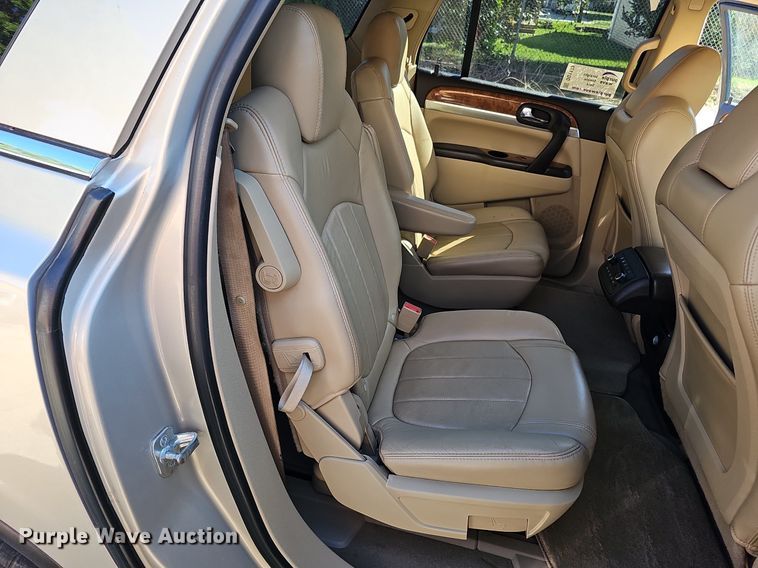 image for item DQ1173 2010 Buick Enclave CXL  SUV