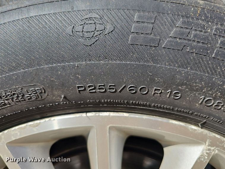 image for item DQ1173 2010 Buick Enclave CXL  SUV