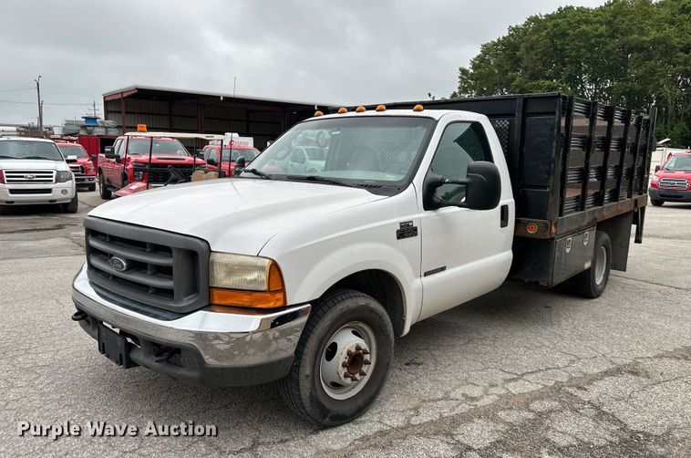 image for item DS2152 2000 Ford F350 Super Duty  flatbed pickup truck