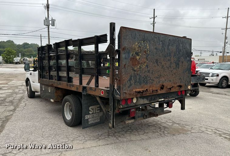 image for item DS2152 2000 Ford F350 Super Duty  flatbed pickup truck