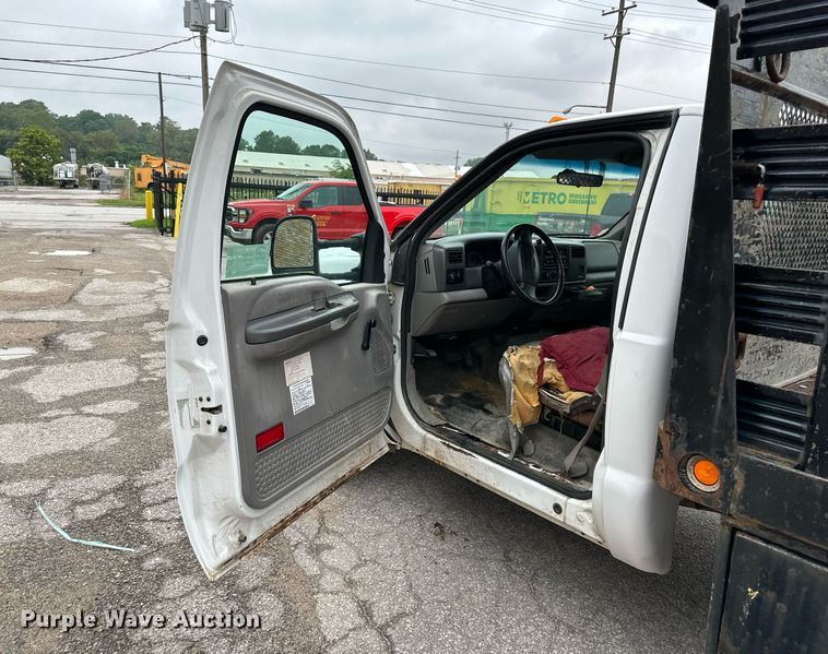 image for item DS2152 2000 Ford F350 Super Duty  flatbed pickup truck