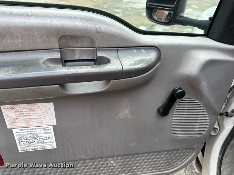 image for item DS2152 2000 Ford F350 Super Duty  flatbed pickup truck