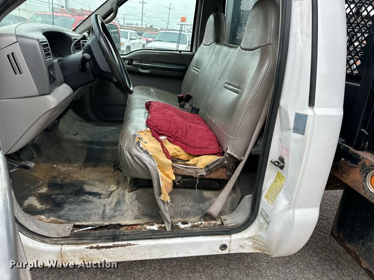 image for item DS2152 2000 Ford F350 Super Duty  flatbed pickup truck