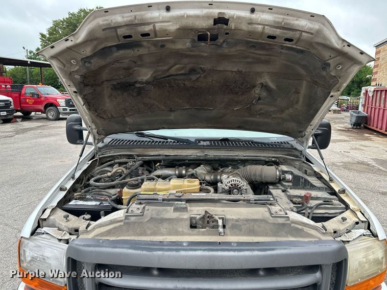 image for item DS2152 2000 Ford F350 Super Duty  flatbed pickup truck