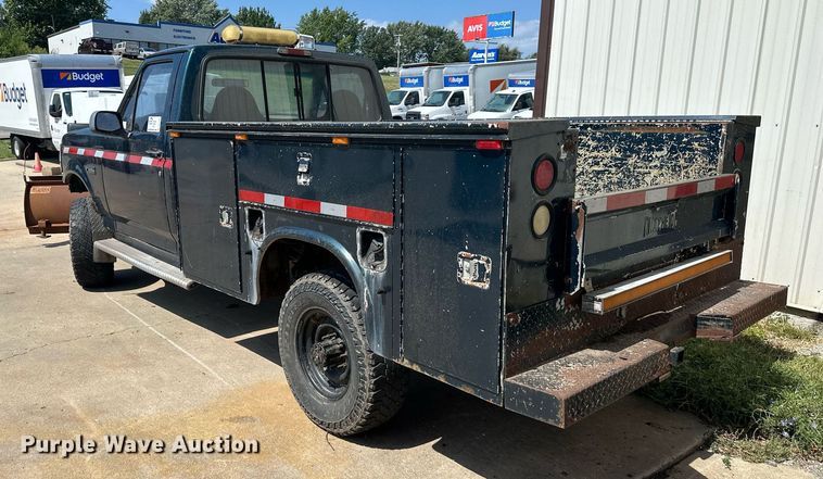 image for item DS2290 1997 Ford F250  utility bed pickup truck