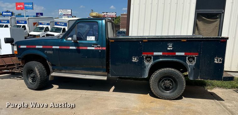 image for item DS2290 1997 Ford F250  utility bed pickup truck