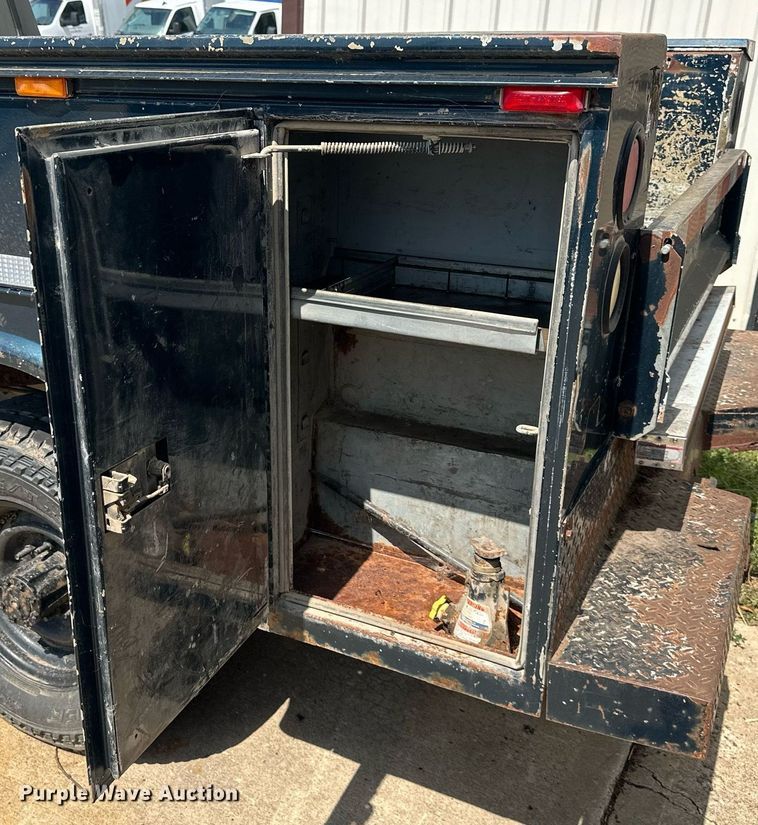 image for item DS2290 1997 Ford F250  utility bed pickup truck