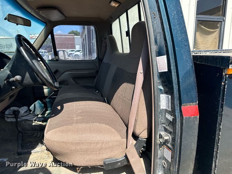 image for item DS2290 1997 Ford F250  utility bed pickup truck