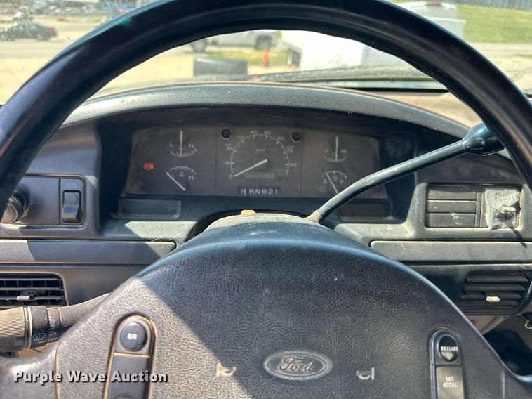 image for item DS2290 1997 Ford F250  utility bed pickup truck