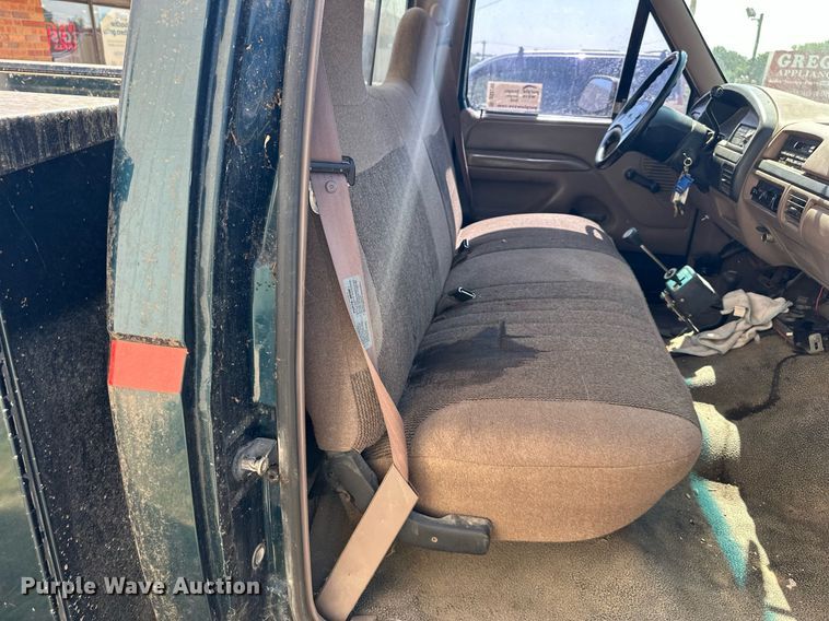 image for item DS2290 1997 Ford F250  utility bed pickup truck