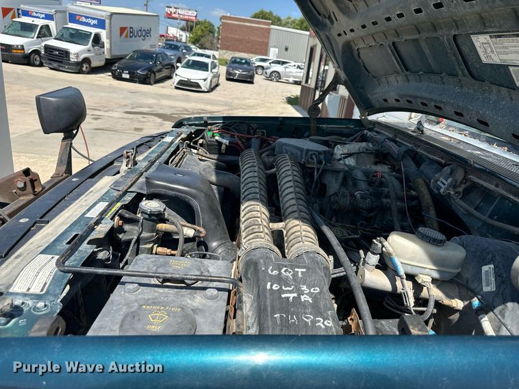 image for item DS2290 1997 Ford F250  utility bed pickup truck