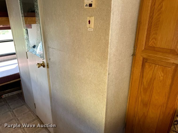 image for item DS2291 2004 Rockwood  camper