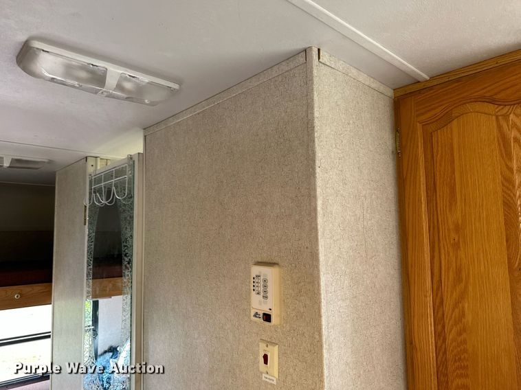 image for item DS2291 2004 Rockwood  camper