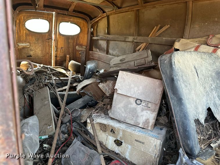 image for item DS2345 1946 Chevrolet Panel Wagon HD  van