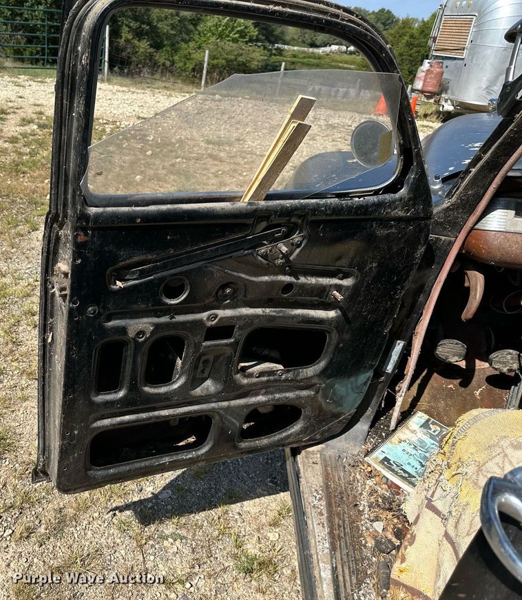 image for item DS2346 1946 Dodge Four Door  coupe