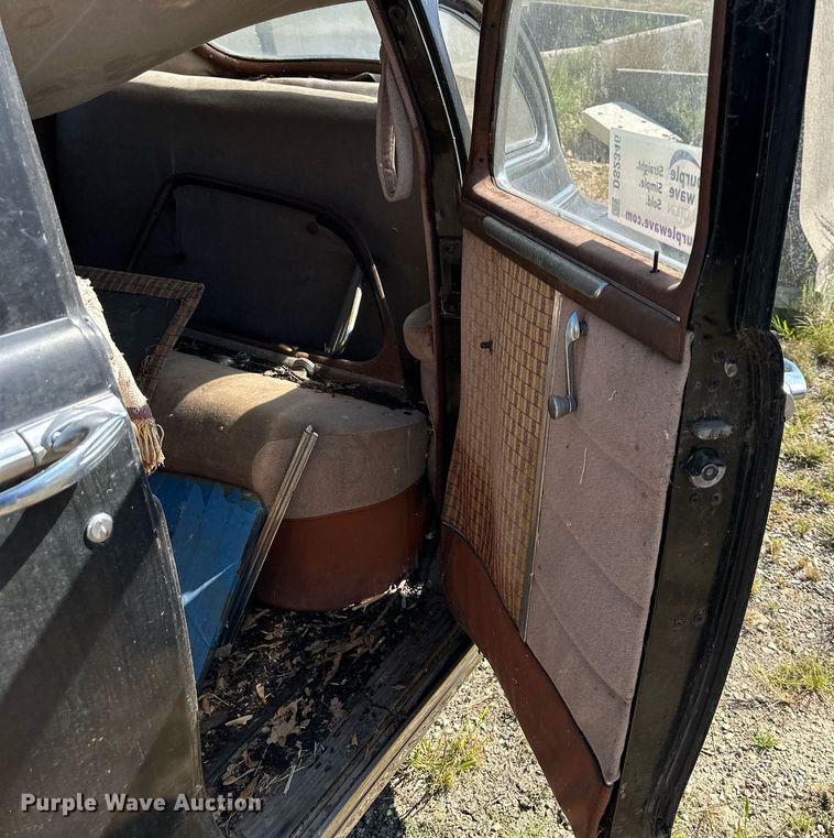 image for item DS2346 1946 Dodge Four Door  coupe