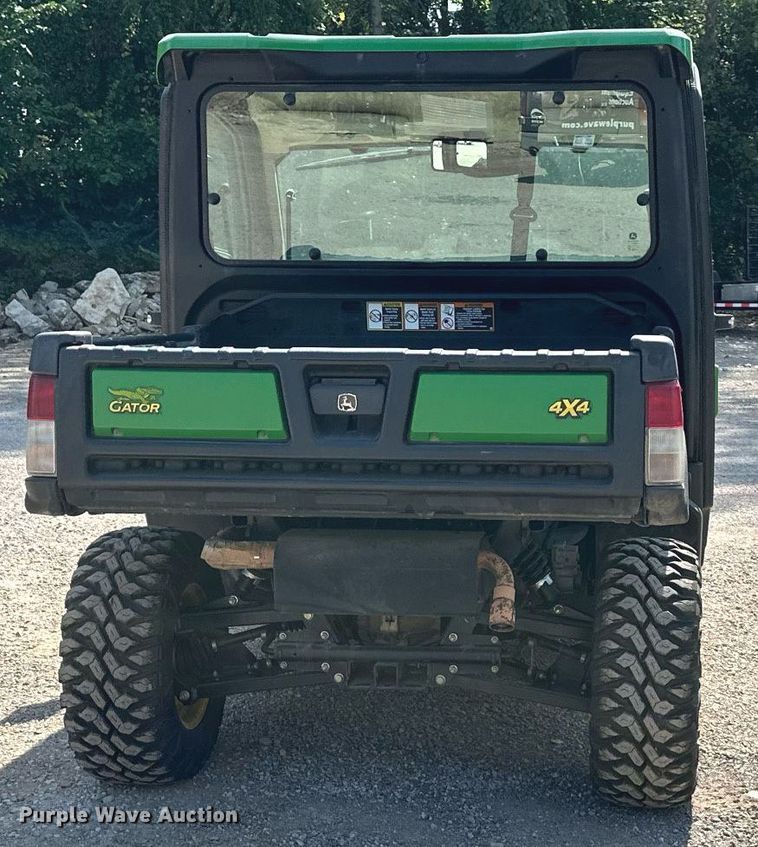 image for item DS2373 2018 John Deere XUV835R  utility vehicle