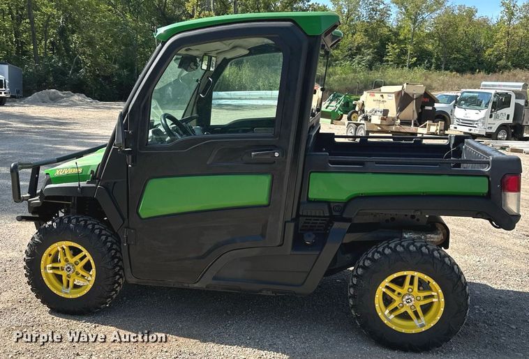 image for item DS2373 2018 John Deere XUV835R  utility vehicle