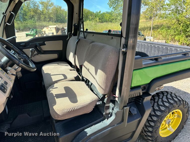 image for item DS2373 2018 John Deere XUV835R  utility vehicle