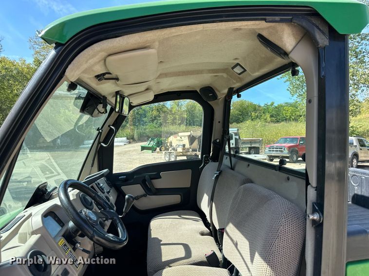 image for item DS2373 2018 John Deere XUV835R  utility vehicle