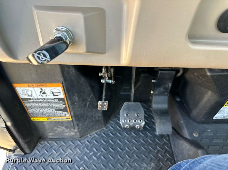 image for item DS2373 2018 John Deere XUV835R  utility vehicle